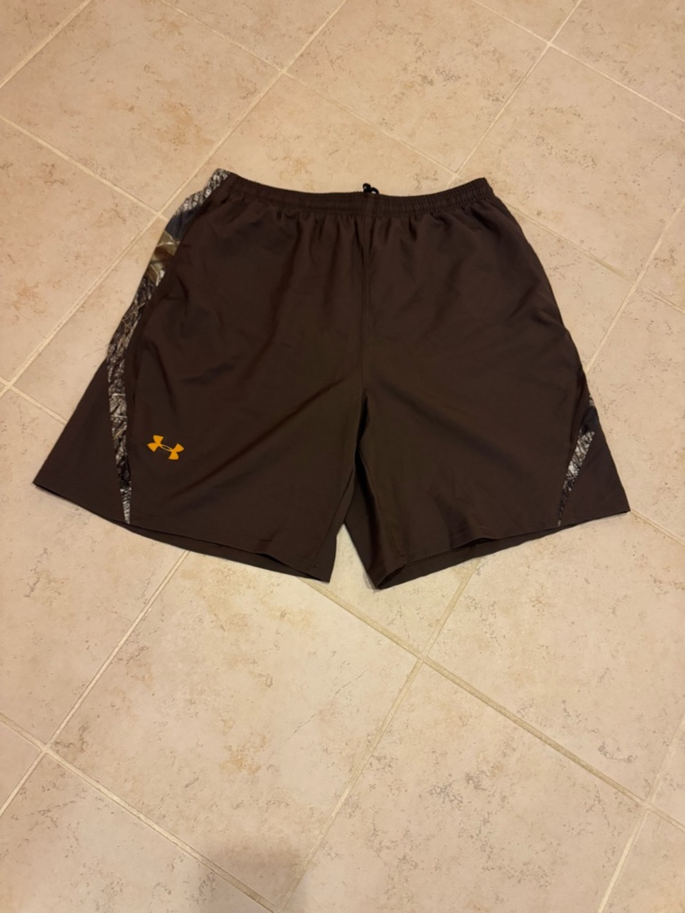 Men’s Under Armour Mossy Oak Shorts New With Tags Brown With Camo Size Large